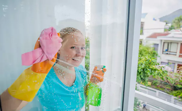 Experienced cleaner using environment friendly cleaning products in Gold Coast
